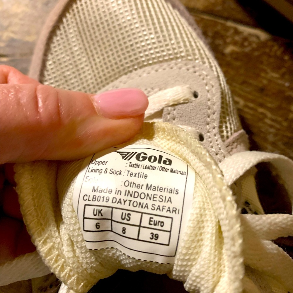 WOMENS size 9 Gola sneakers worn 1 time so CUTE!